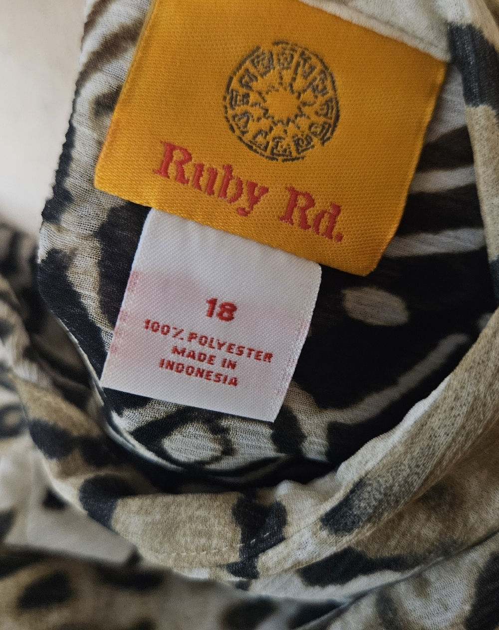 Ruby Rd. Animal Print Shell in Black and Tan - Picture 4 of 6